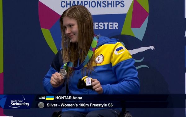 На чемпионате мира в Манчестере у пловчихи из Николаева Анны Гонтарь четыре медали и рекорд Европы