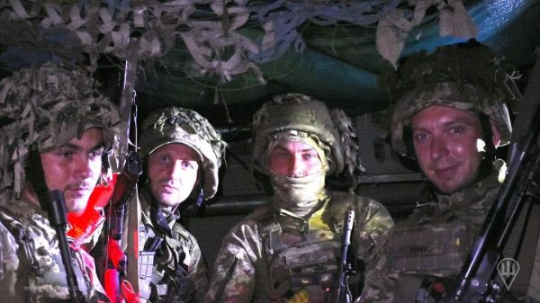 30 тысяч доплаты раненым и 100 тысяч на «передке»: Кабмин обновил порядок выплат бойцам