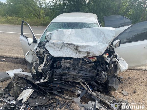 «Скорая» и «фольксваген» столкнулись на трассе Н-24. Погибли оба водителя и медработник