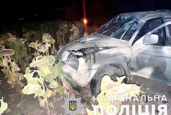 На Николаевщине внедорожник слетел с дороги: погиб молодой мужчина