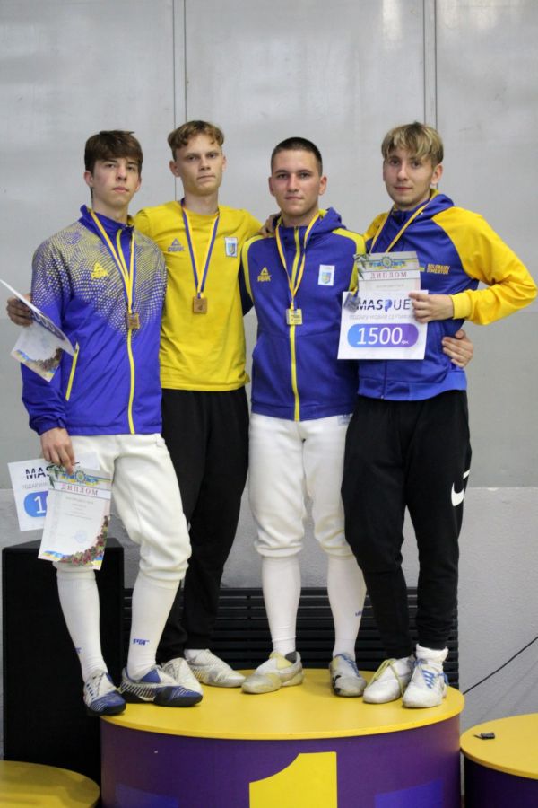 16-летние николаевские саблисты Даниил Скороход и Виктория Коротченко – бронзовые призеры чемпионата Украины среди юниоров