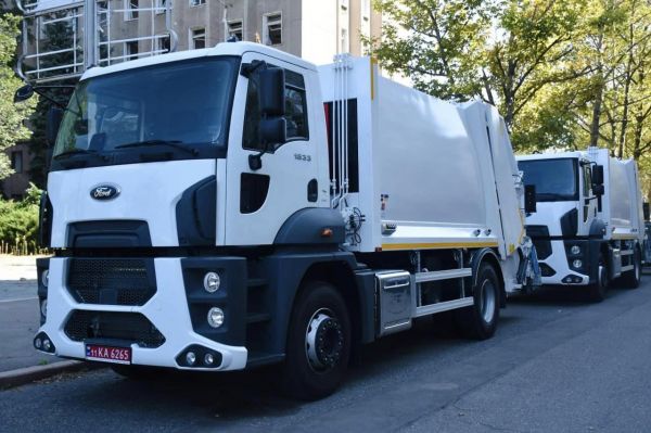 Королевство Дания подарило современные мусоровозы трем общинам Николаевщины