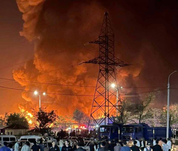 В Ташкенте ночью разрушены аэропорт и здание таможни