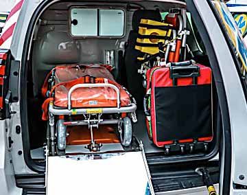 Три внедорожника «Ленд крузер» николаевских медиков поедут воевать