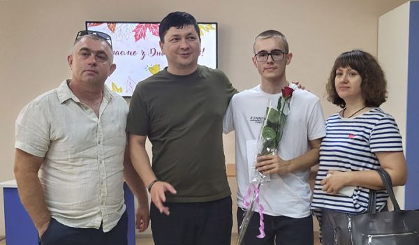 За 200 баллов – по 10 тысяч гривен! Николаевская ОВА премировала преподавателей и их учеников, блестяще сдавших НМТ