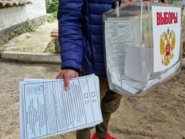 В Николаеве судят 22-летнюю селянку и ее маму за подготовку «референдума» о вхождении Херсонской области в состав рф