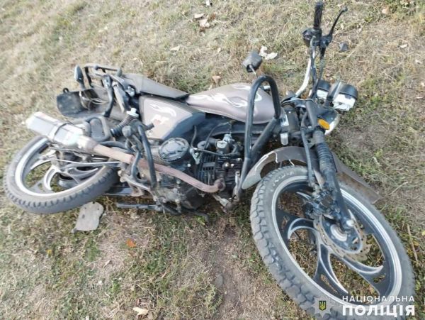 На пустом перекрестке не разъехались мопед и микроавтобус: погиб 17-летний юноша