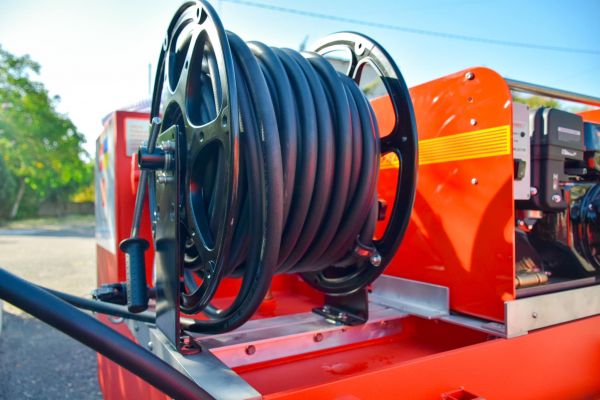 Николаевским лесникам передали пять насосных станций для тушения пожаров