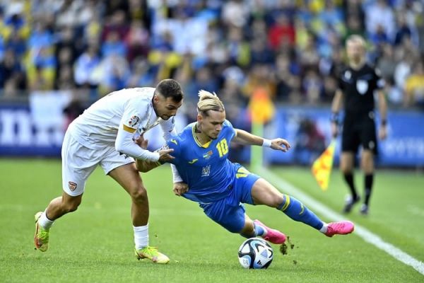 Украина побеждает Северную Македонию!