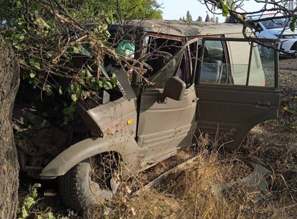 Под Николаевом на трассе разбился внедорожник с военными