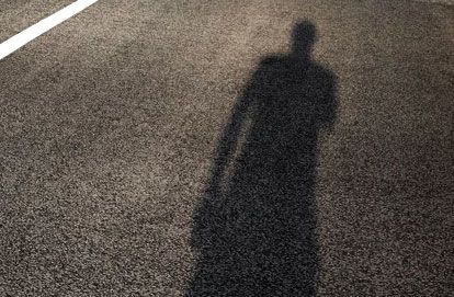 Приятная дама заманила 53-летнего николаевца в заброшенное здание, где его и ограбили