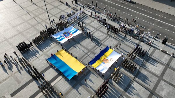 В Николаеве на Соборной площади отметили День защитников и защитниц Украины