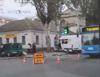 Утром 6 октября в центре Николаева произошла автомобильная авария