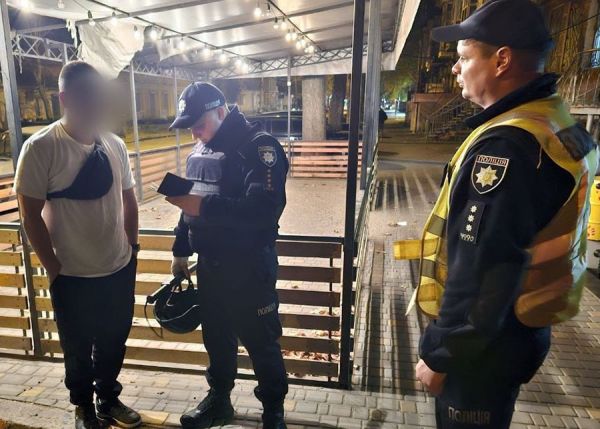 В Николаеве полиция и военкомы провели рейд во время комендантского часа: нарушителям выписали админпротоколы