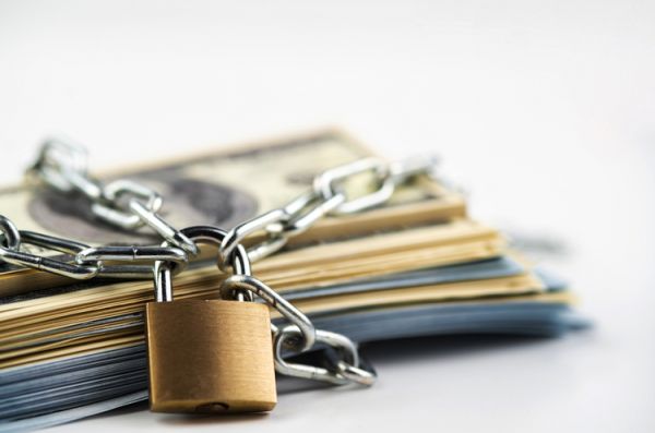 Сотрудница Николаевской ГИС подделала платежные поручения и вывела миллионы гривен