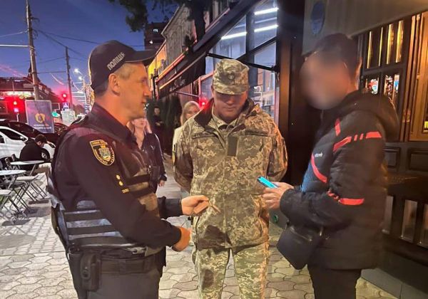 В Николаеве полиция и военкомы проверили, кто посещает ночные клубы во время комендантского часа