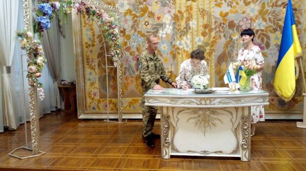 После загса на войну – в прифронтовом Николаеве появились две новые семьи