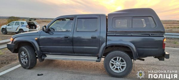 В Николаевской области похитили черный пикап Toyota Hilux – полиция устроила погоню