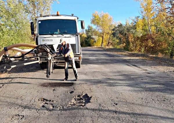 Дорожные службы слегка подлатали дорогу на Очаков через Каменку