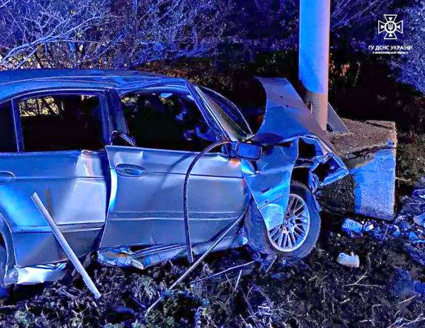 Водителя BMW погибшего в Первомайском районе из машины вырезали спасатели