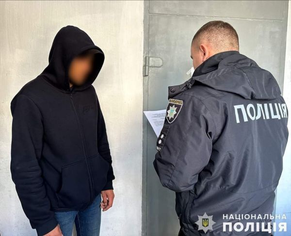 В Николаевской области грабителя, отобравшего у подростка мобилку, оперативники поймали в течение часа