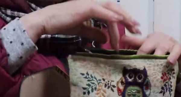 В Николаеве у женщины вытащили из кошелька 100 тысяч гривен