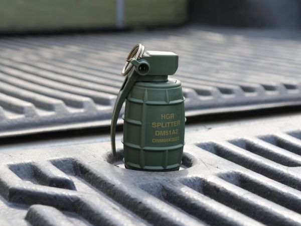 Полиция нашла человека, который подарил боевые гранаты помощнику Залужного