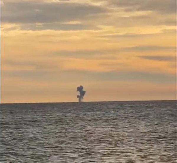 Над Черным морем поднялся клуб дыма