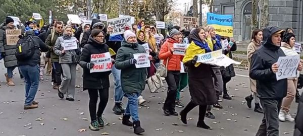 В Николаеве на акции «Деньги на ВСУ» мэра Сенкевича не дождались