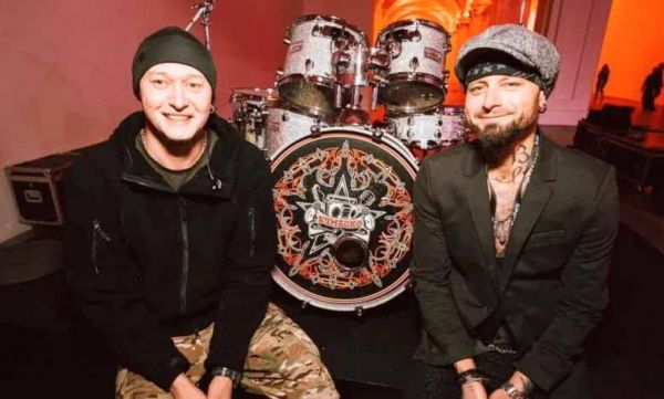 Барабаны николаевца из группы «Бумбокс» продали за $400 тысяч
