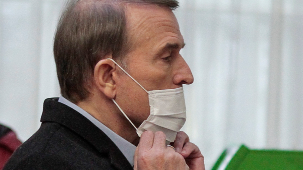 Медведчук после переезда в Россию начал захватывать чужие бизнесы