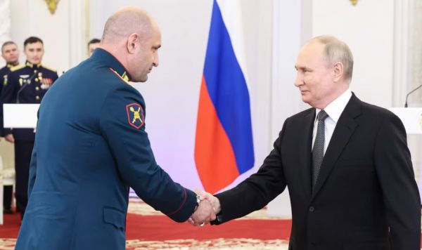 Сегодня путин раскрыл страшную тайну донецкому сепаратисту Жоге о президентських выборах