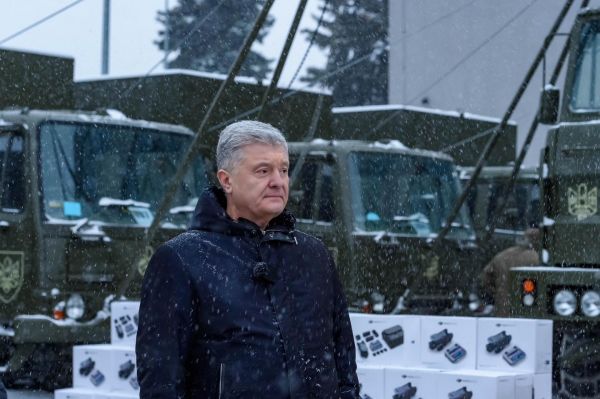 Корниенко объяснил, почему отменил командировку Порошенко