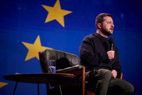 Зеленский заявил, что не подпишет закон о мобилизации женщин