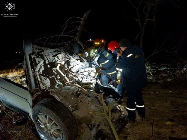 Молодежная компания разбилась в аварии за Доманевкой: один погибший, трое в больнице