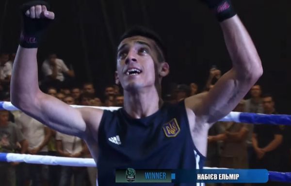 Чемпион Украины по боксу Эльмир Набиев стал послом проекта «Всеукраинские школьные лиги бок о бок» на Николаевщине