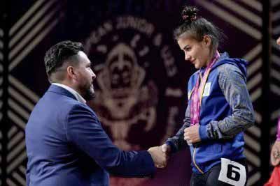 Медалистка юниорского Евро-2023 тяжелоатлетка Руслана Кузикова – посол «Всеукраинских школьных лиг бок о бок» от Николаевщины