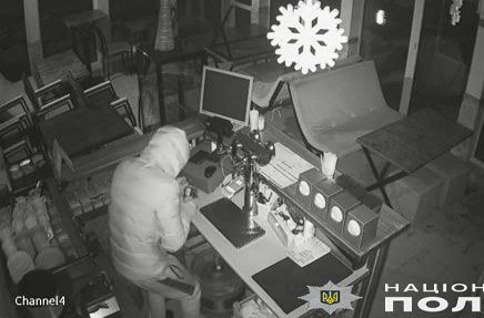 В Николаеве поймали молодого вора-рецедивиста, который чистил магазины по ночам