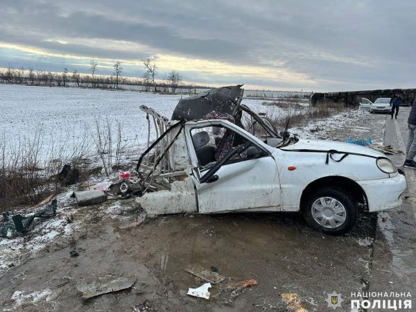Машину разорвало пополам: под Николаевом произошло смертельное ДТП (фото)