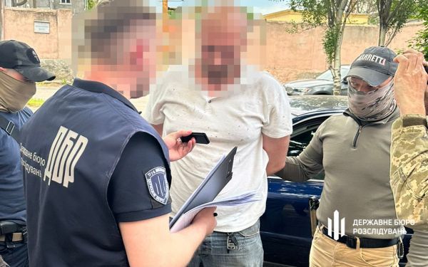 В Николаеве судят капитана юстиции за взятку в $7500