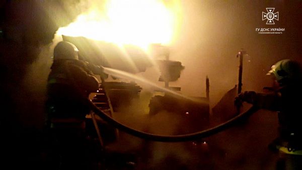 Сегодня ночью в Николаевской области пылал легковой автомобиль