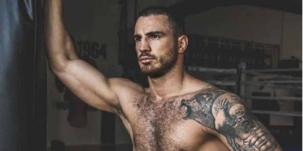 Бой Усика и Фьюри был отменен после "смачного" удара хорвата Смакичи