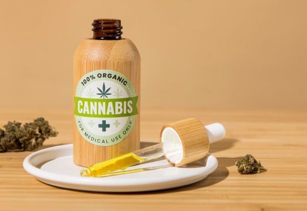 Зеленский подписал закон о легализации в Украине медицинского каннабиса