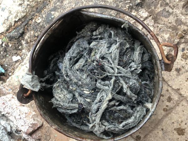 Бутылки, платья и шины. Что выбрасывают николаевцы в канализацию (фото)