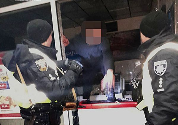 В Николаеве задержали неадеквата, который разгромил магазин после неудавшейся попытки ограбления