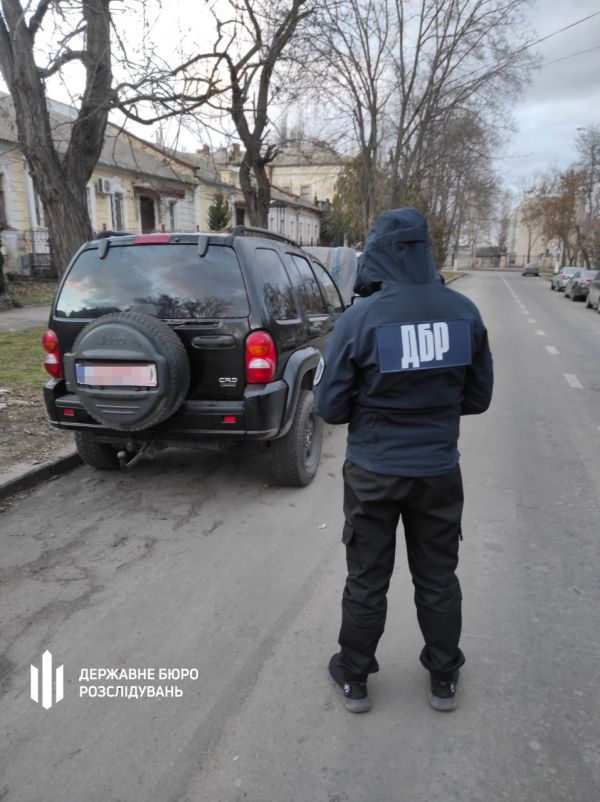 В Николаевской области три автомобиля, которые были переданы благотворителями для ВСУ, хотели продать за $13600