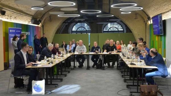 На круглом столе по свободе слова в Раде решили, что в Украине нужно запретить Телеграм