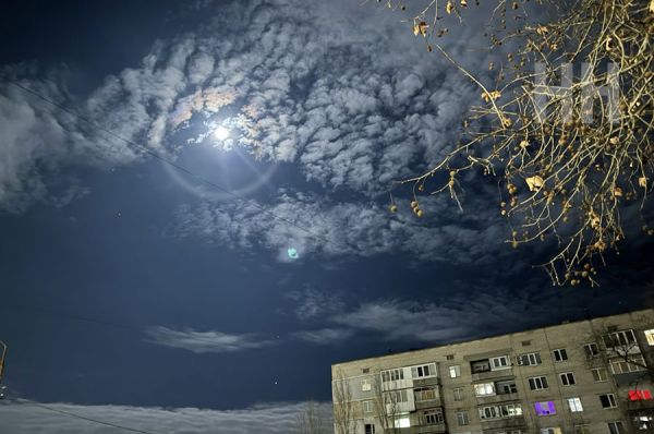 Над Николаевом увидели необычное явление, которое называют "знаком Бога" (фото)