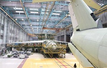 Стая дронов мощно ударила по авиазаводу в Таганроге