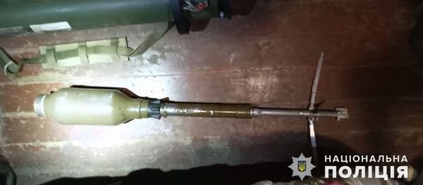 Снигиревец, которому взрывом оторвало пальцы, натаскал домой целый арсенал (фото)